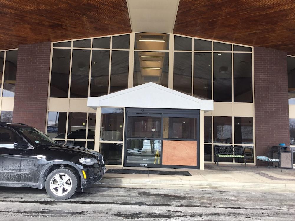 Quality Inn & Suites Florence - Cincinnati South מראה חיצוני תמונה