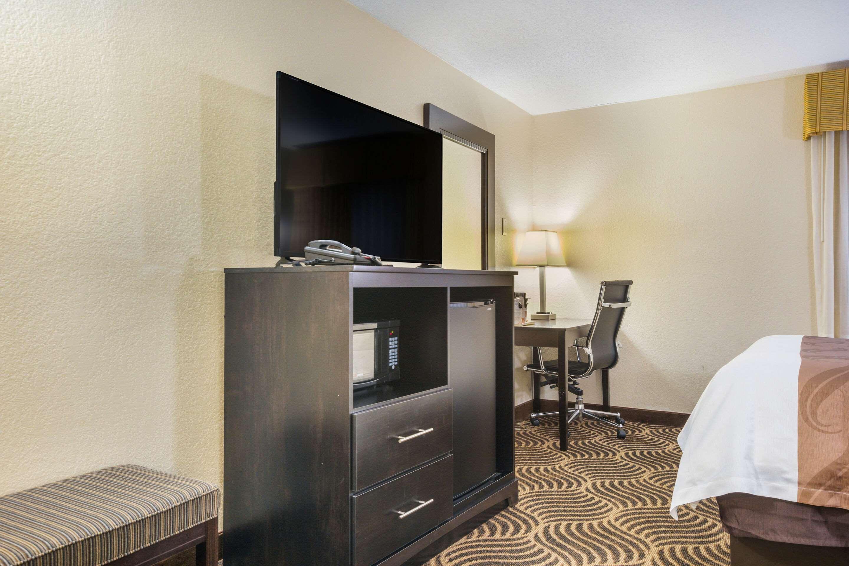 Quality Inn & Suites Florence - Cincinnati South מראה חיצוני תמונה