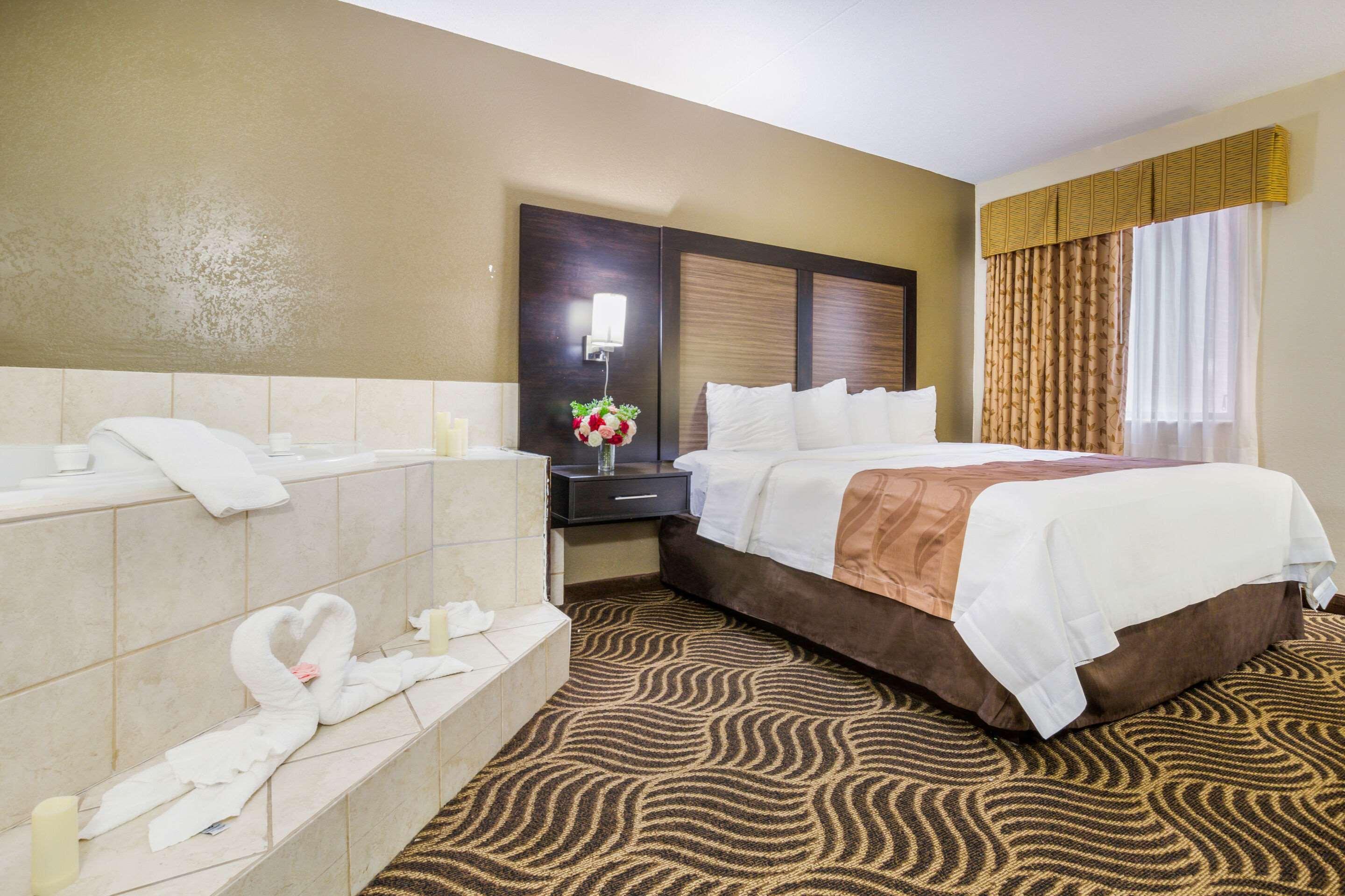 Quality Inn & Suites Florence - Cincinnati South מראה חיצוני תמונה