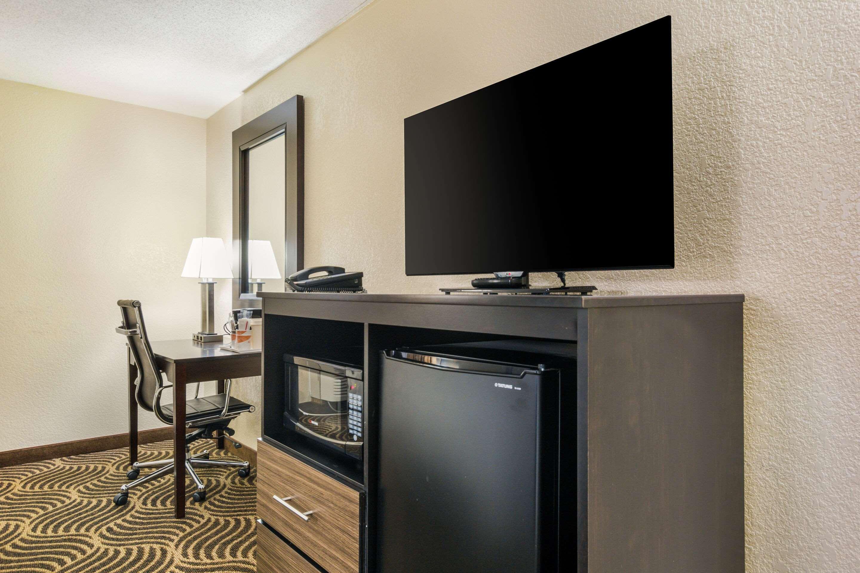 Quality Inn & Suites Florence - Cincinnati South מראה חיצוני תמונה