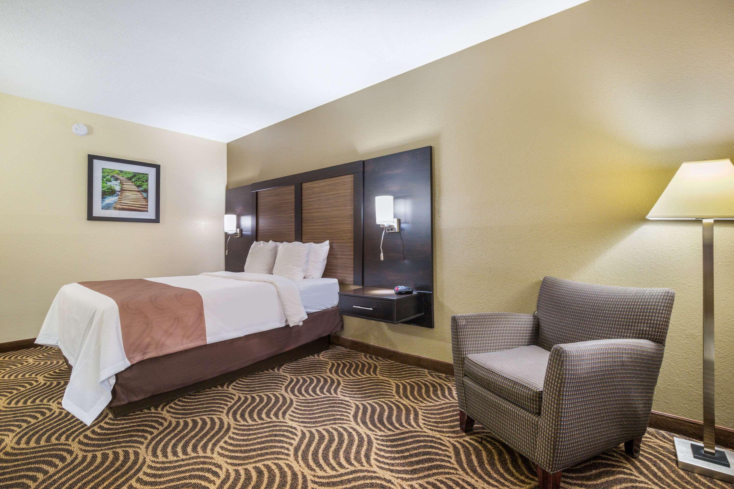 Quality Inn & Suites Florence - Cincinnati South מראה חיצוני תמונה